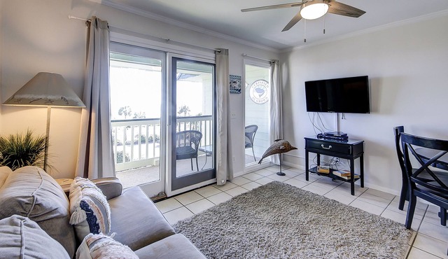 Beachfront villa w/ ocean view & shared pool/pier in the heart of town!