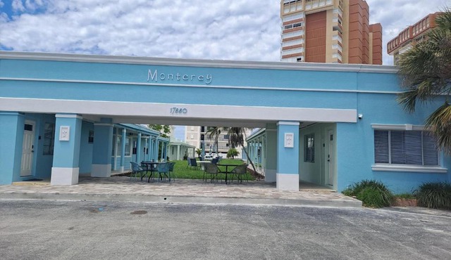 Beachside 1 bedroom condo-motel