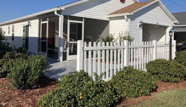 Beautiful 2/2 Opal Dog Friendly Patio Villa Near Ednas on the Green