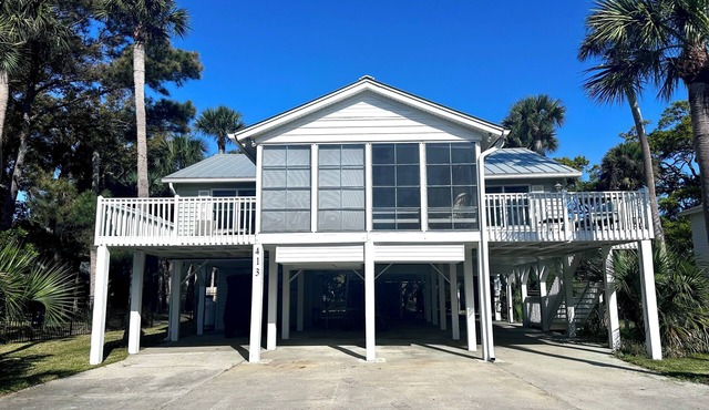 Beautiful 4 bedroom/2 bath family & pet friendly home 600 feet from the beach