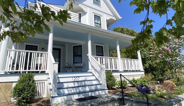 Beautiful 4-bedroom house in Asbury Park - 3 blocks to beach!