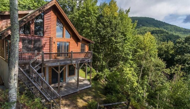 Beautiful Log Cabin with Panoramic Views