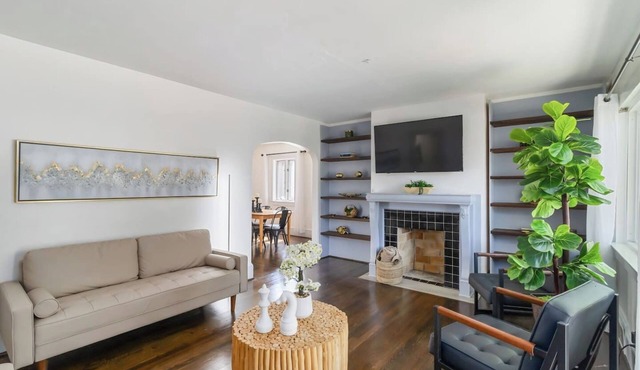Beautiful Midtown Home-sleeps 13