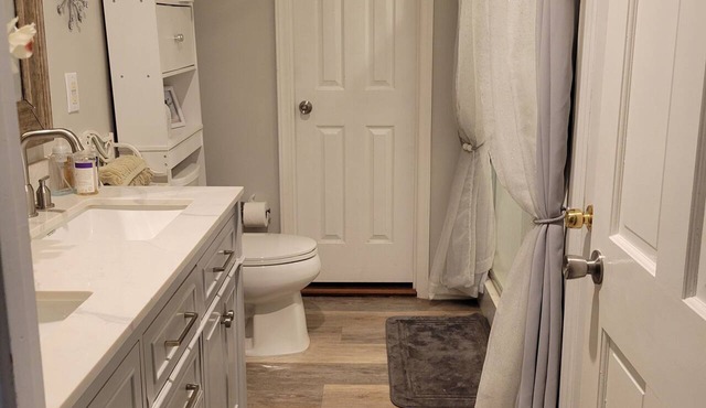 BEAUTIFUL VACATION HOME 2-bedroom and 1 bathroom