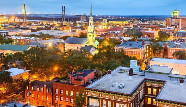 Belle's Haven at 320 W Park Inn |Private Sun Deck | Downtown Historic District |