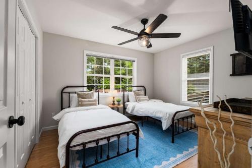 Big, Cozy Home w/Fire Pit in the Heart of Ellijay