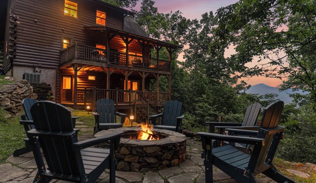 Black Bear Ridge - Beautiful Log Cabin with Stunning Views - Sleeps 9