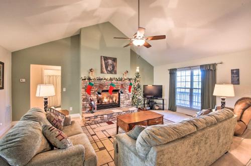 Blairsville Home w/Deck & Stunning Mountain Views