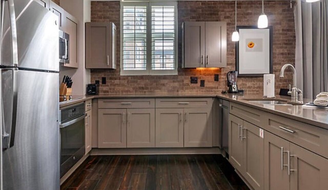 BLOCK Suites at Hershey 2br