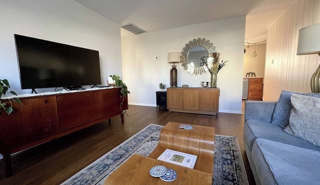 Blue Betty- 3 BDRM Mid-Century Charmer Near Beach