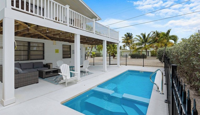 Blue Lagoon 2bed/2bath with private pool - no dockage