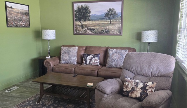 Blue Moon #101. 2-bedroom 1 Bath Condo in Beautiful Downtown Clayton,