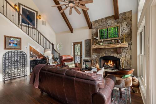 Blue Raven Lodge