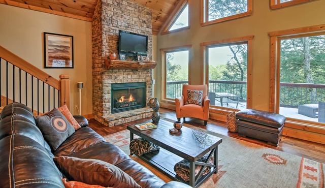 Blue Ridge Cabin w/Wooded Views, Deck & Hot Tub!
