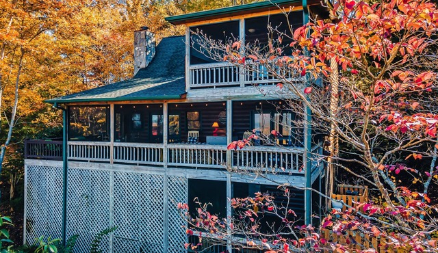 Blue Ridge Luxury Cabin - Views, Hot Tub & Firepit