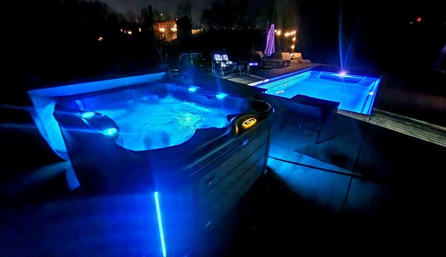 Bluebird Bungalow 2 bed 2 bath sleeps 5 with private pool!