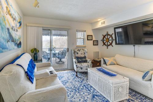 Boat & Relax on Smith Mountain Lake! Bright Condo