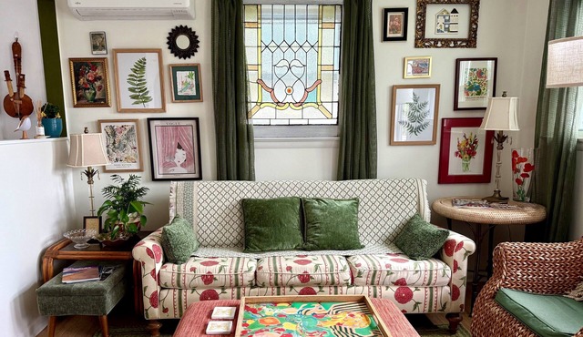 Botanical 2BR, steps to Hawk Haven, near Beaches