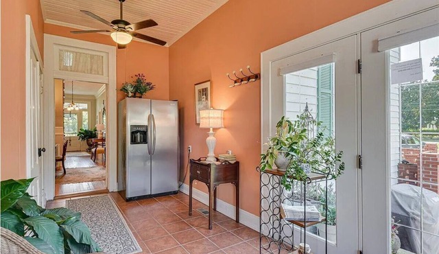 Boutique 1BR Hotel Suite Historic Estate + Pool Access
