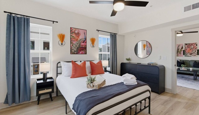 Boutique Loft w/Patio, Rooftop Views + In-Unit W/D