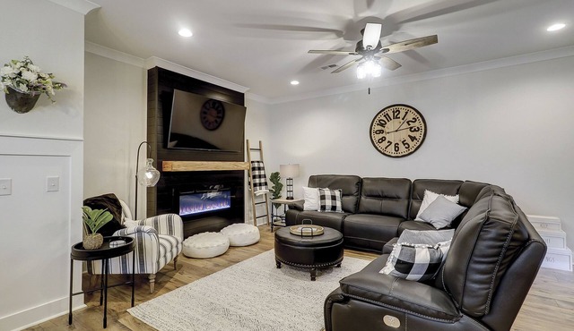 Brand New Luxury Vacation Home Four Bedrooms Bikes & Beach Gear included
