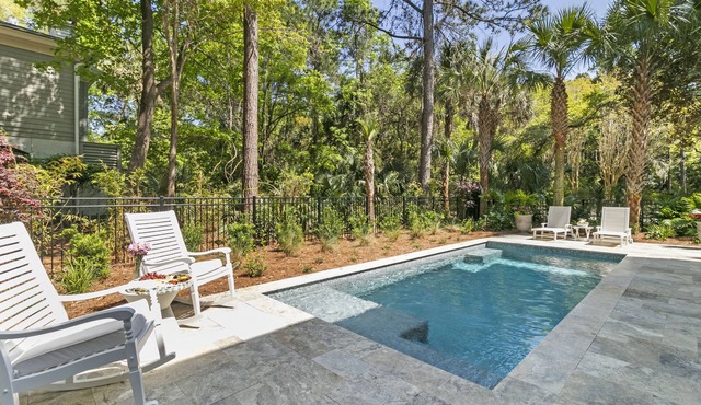 Brand new pool, central location