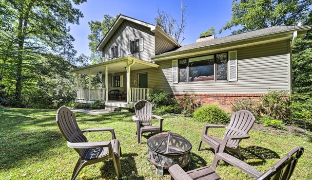 Brevard Retreat ~ 3 Mi to Downtown!