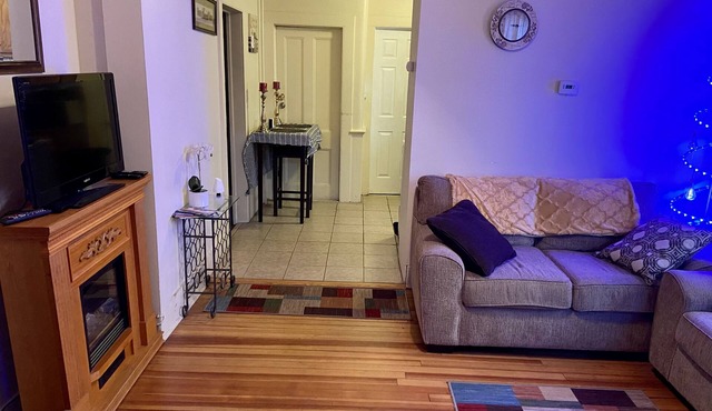 Bright, clean cozy place with private parking