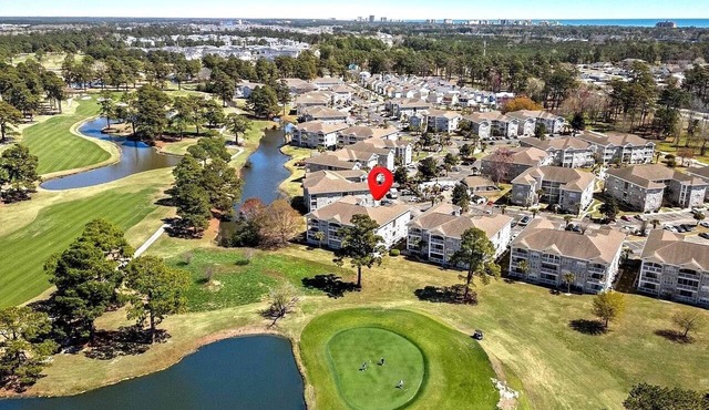 Bright & Cozy Myrtlewood Condo- One Mile to Beach & Broadway with Pools and Golf