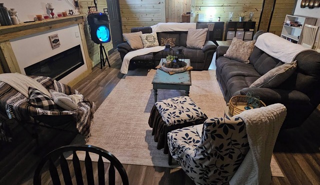 Bring Boat, 4 Wheelers, Kayaks, the whole Family & Beach bag (Sleeps 14) K bed