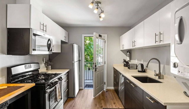 Brookwood Courtyard by BCA Furnished Apartments Bcc2b 07 G