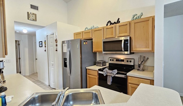 Buckingham Paradise Villa, pet friendly close to Disney, elderly and disabled friendly