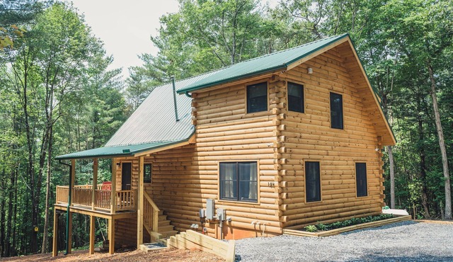 Byrd View Mountain Lodge + Free Park Pass