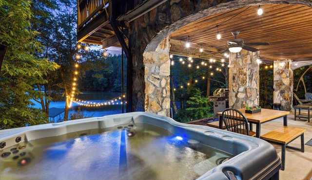 Cabin on the Lake! Prrvate Dock-Hot Tub-Pets