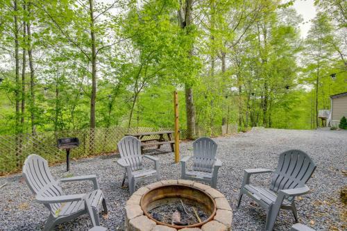 Camp-Style Cabin Near Pigeon Forge: Fire Pit, Deck