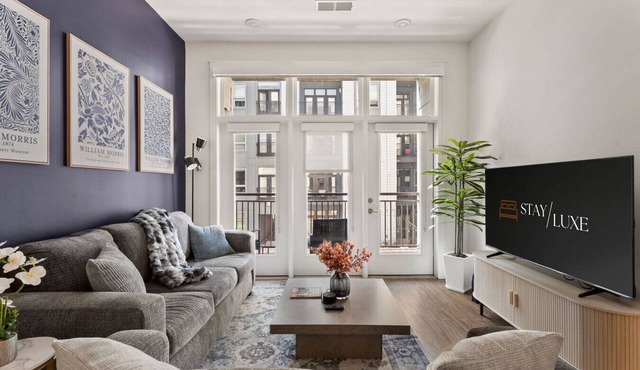 Carolina Charm - Free Parking, Pool, Gym