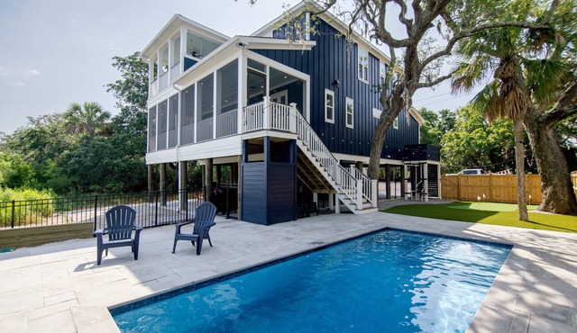 Carolina Mile:Luxurious 4BR/3.5BA Marsh-Front Retreat with Private Pool & Elevator on Edisto Beach