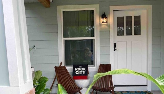Carols St. Pete/Gulfport 3 bed/2 bath