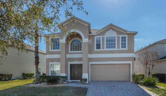 Carousel - Luxurious 4 Bedroom Pool Home Less than 15 Minutes from Disney!