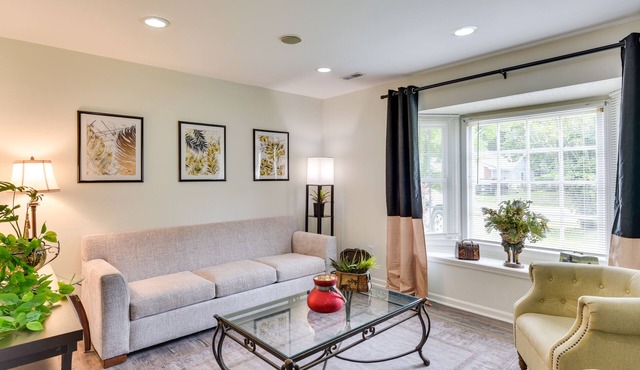 Charleston Vacation Rental with Yard!