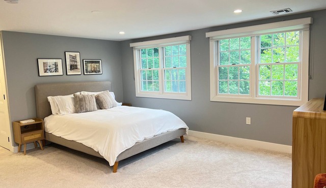 Charming 1-bedroom apartment on a quiet street, one mile from Princeton campus