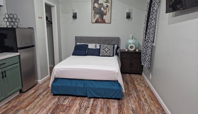 Charming 1-bedroom cabin in welcoming Florence with AC and heating