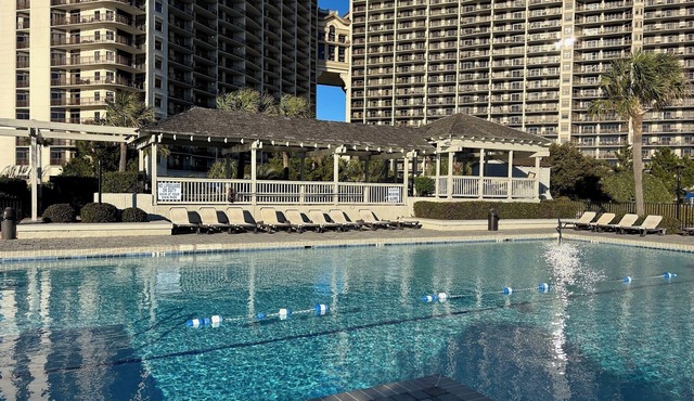 Charming 1-bedroom condo in fabulous Myrtle Beach with a 5 minute walk to beach.