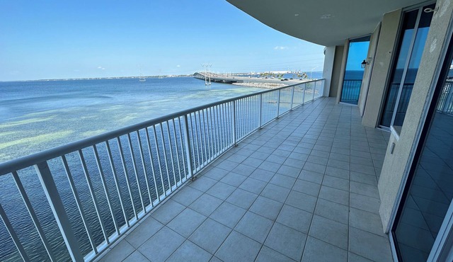 Charming 2-bedroom condo with fitness room and AC in Panama City Beach