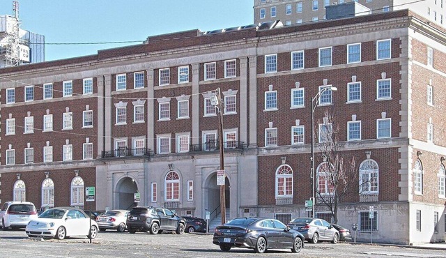Charming 2-bedroom apartment in Winston-Salem with WiFi and AC