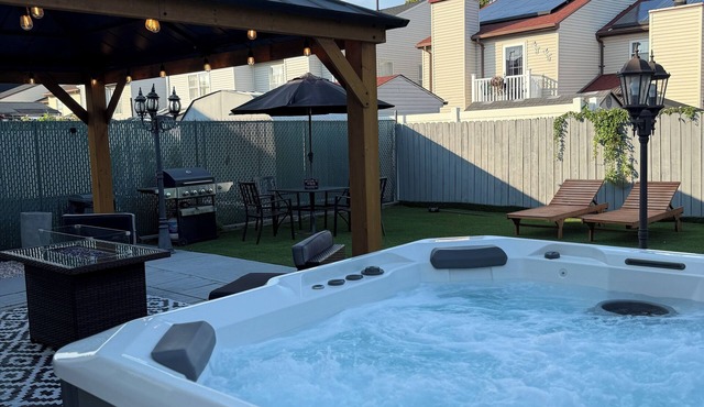 Charming 2-bedroom apartment in lovely Elizabeth with JACUZZI
