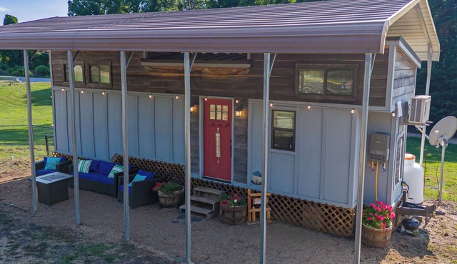 Charming 2-bedroom tiny house with AC in peaceful Nebo