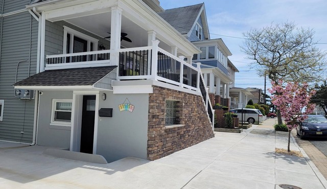 Charming 2-bedroom apartment with AC, WiFi in peaceful Ventnor City