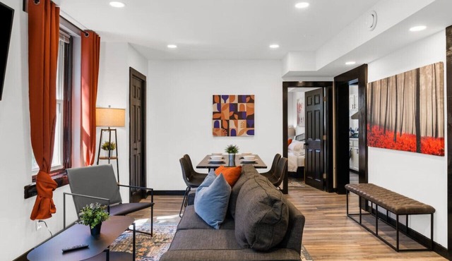 Charming 2BR Philadelphia Stay, Prime Location + Parking