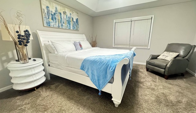 Charming 3-bedroom Cottage in Martinez with WiFi and AC